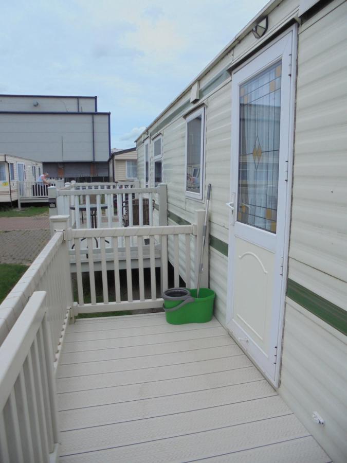 Seaview: The Crown:- 6 Berth, Central Heated, Enclosed Veranda インゴールドメルズ エクステリア 写真